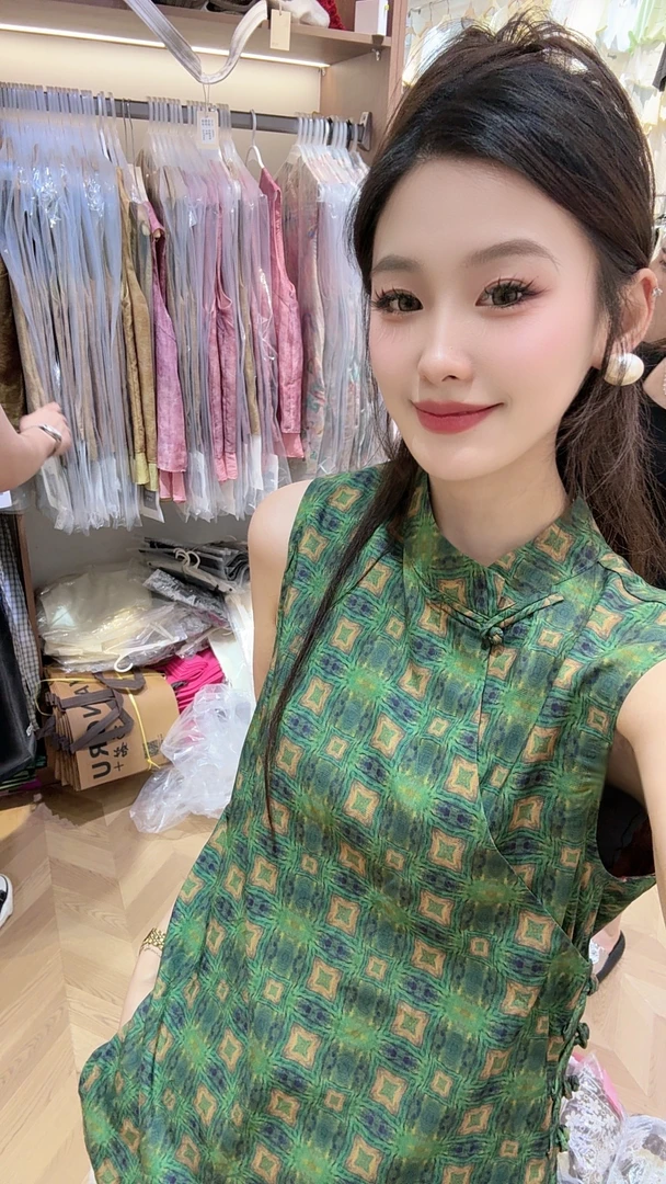 杨茹家99659绿色国风小衫