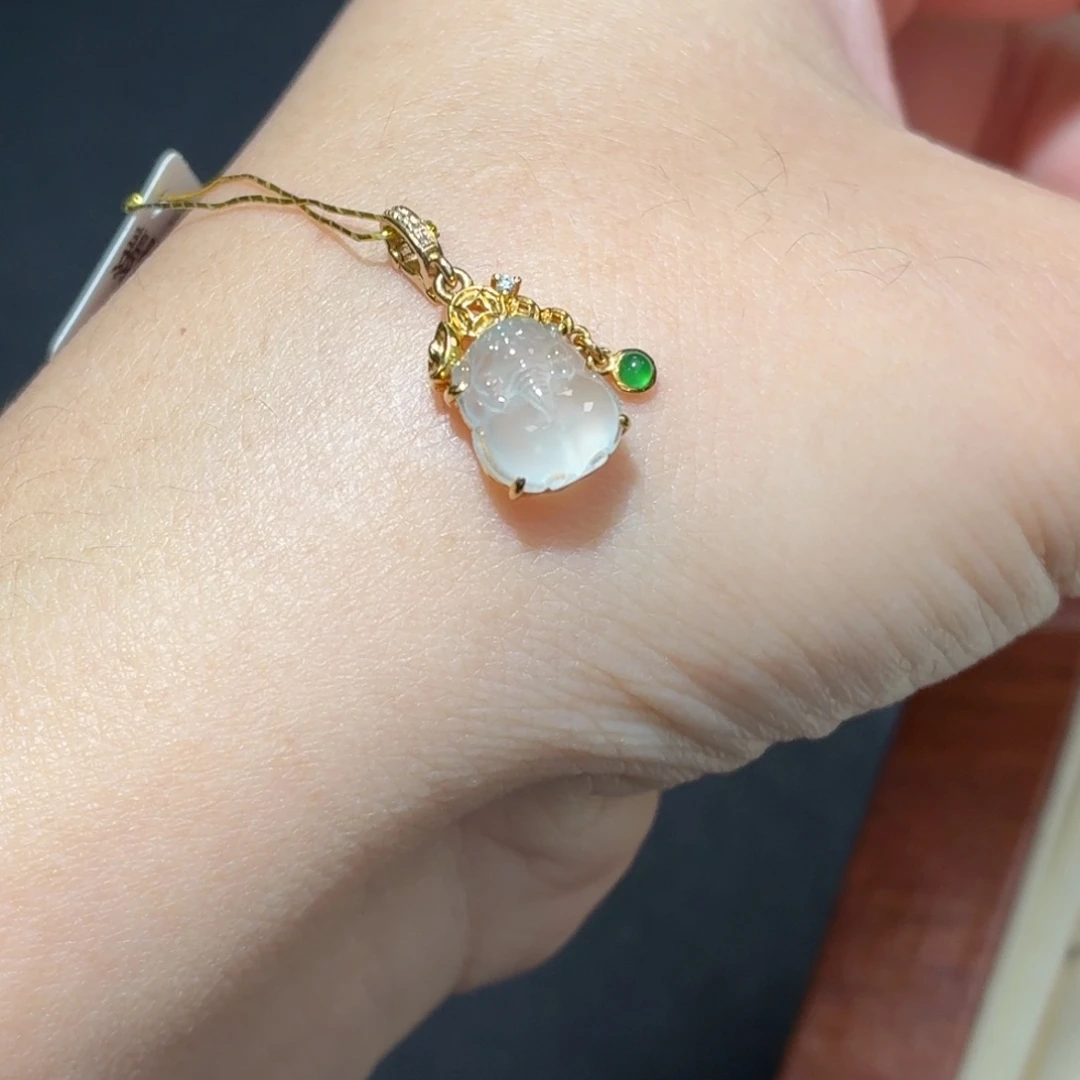 翡翠18K金镶嵌颈饰