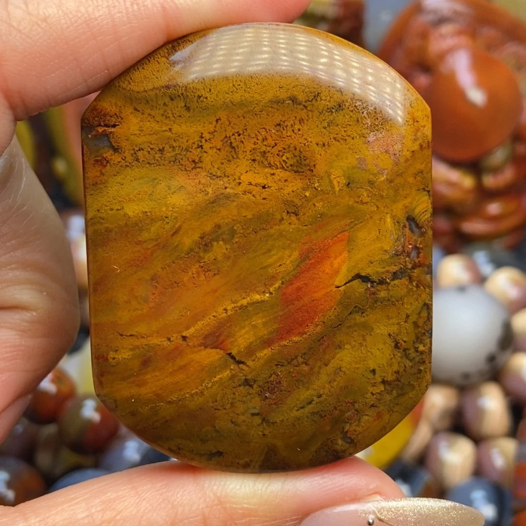 玛瑙/玉髓颈饰未镶嵌战国红