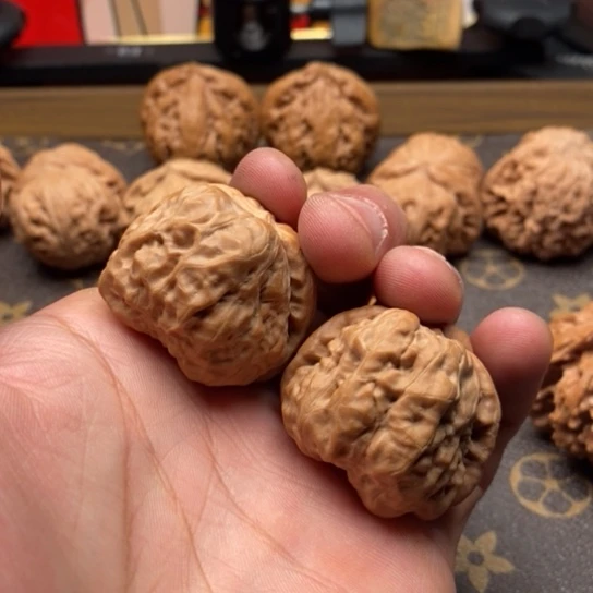 文玩核桃把件石***布蛤蟆