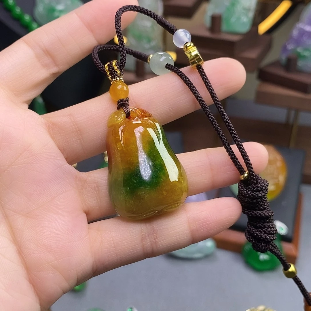 吊坠(赠链)未镶嵌翡翠