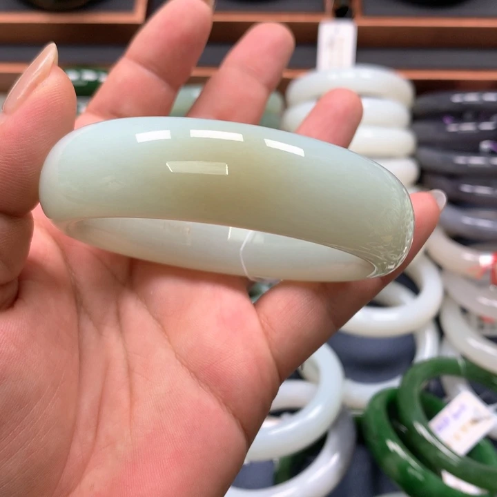 【闪购商品】未镶嵌手镯和田玉