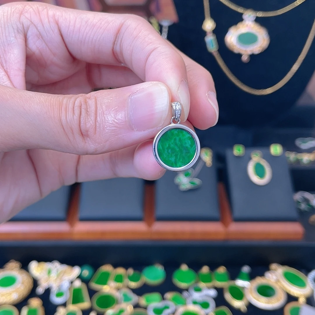 翡翠银S925镀金镶嵌吊坠(赠链)