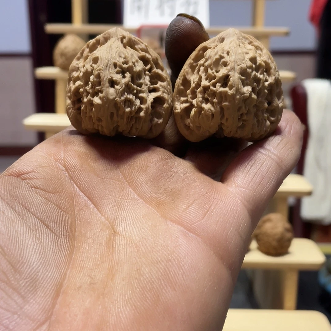 子***语桃核吊坠文玩核桃南将石