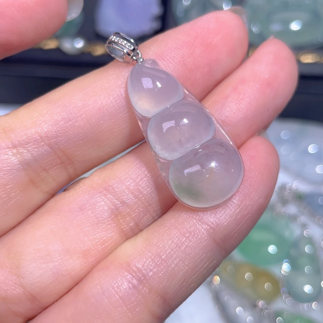 颈饰18K金镶嵌翡翠翡翠