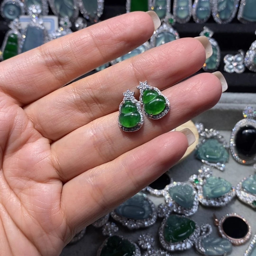 翡翠颈饰未镶嵌菲****?翡翠