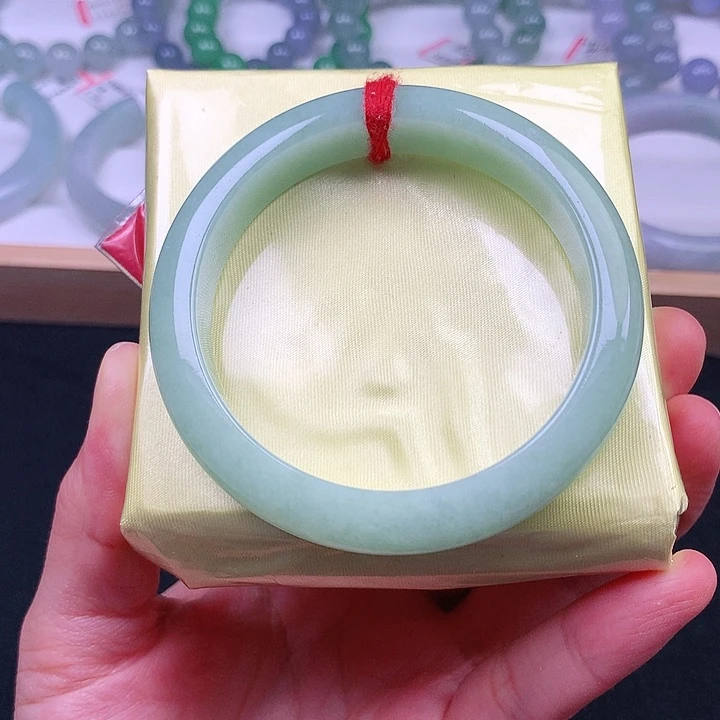 翡翠未镶嵌手镯56mm