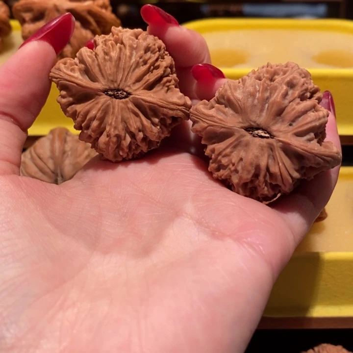 阿***呦文玩核桃吊坠南疆石