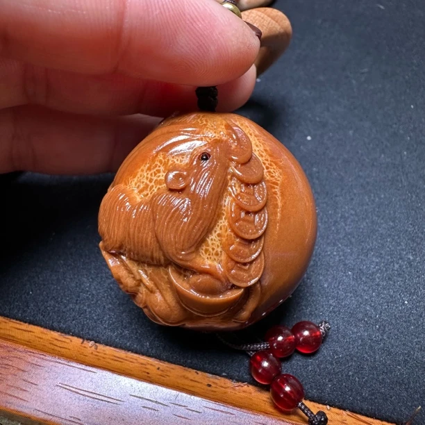 天然印尼大橄榄核雕刻指环穿配袋袋鼠3.7左右173号（无礼盒）
