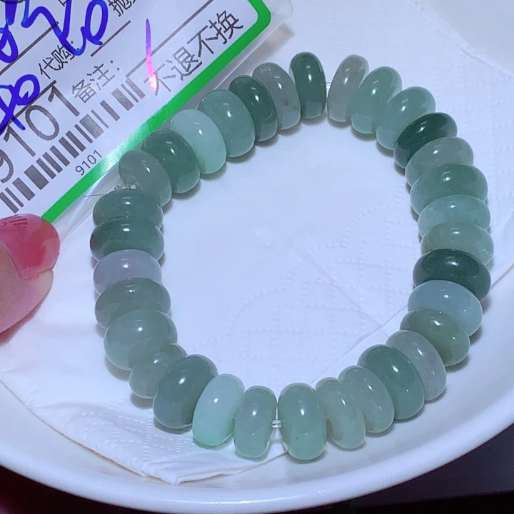 吃***惊翡翠未镶嵌颈饰ff
