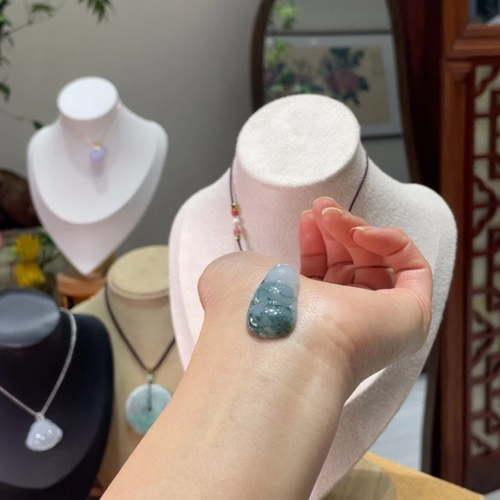 婉***）翡翠未镶嵌颈饰缅甸翡翠