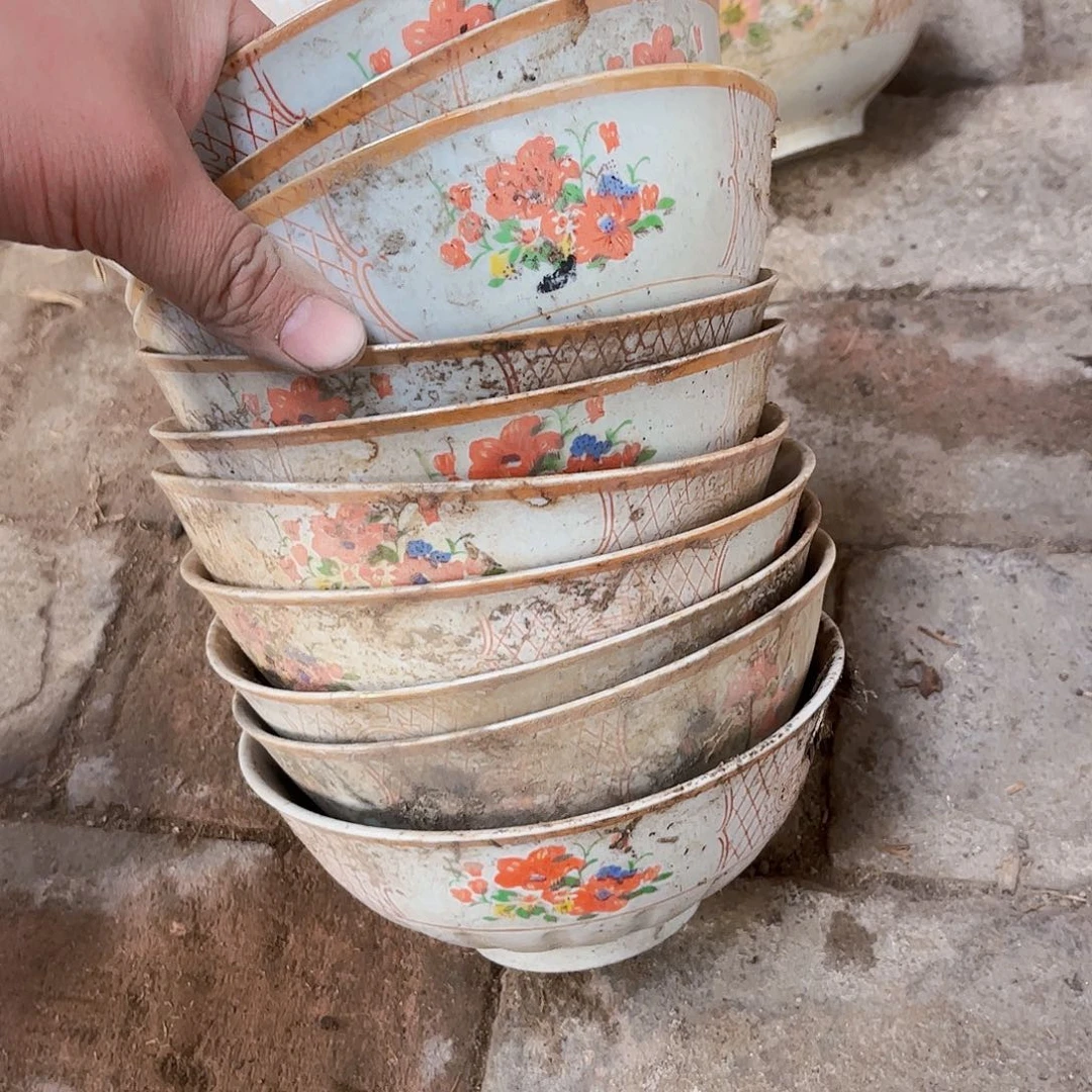 摆件。烧制问题都是正常的10号到手10个，直径16厘米