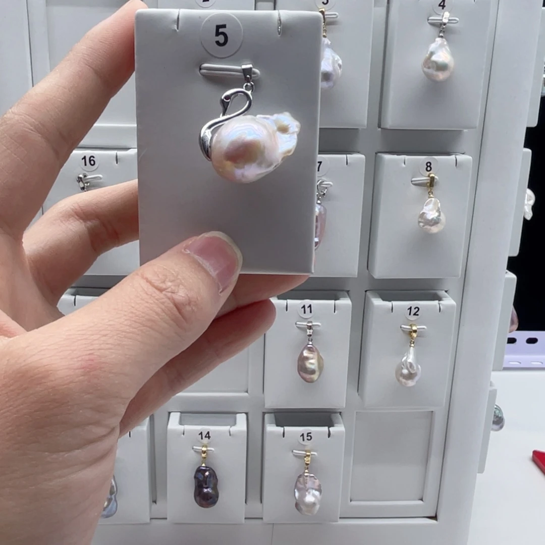 淡水珍珠颈饰合金