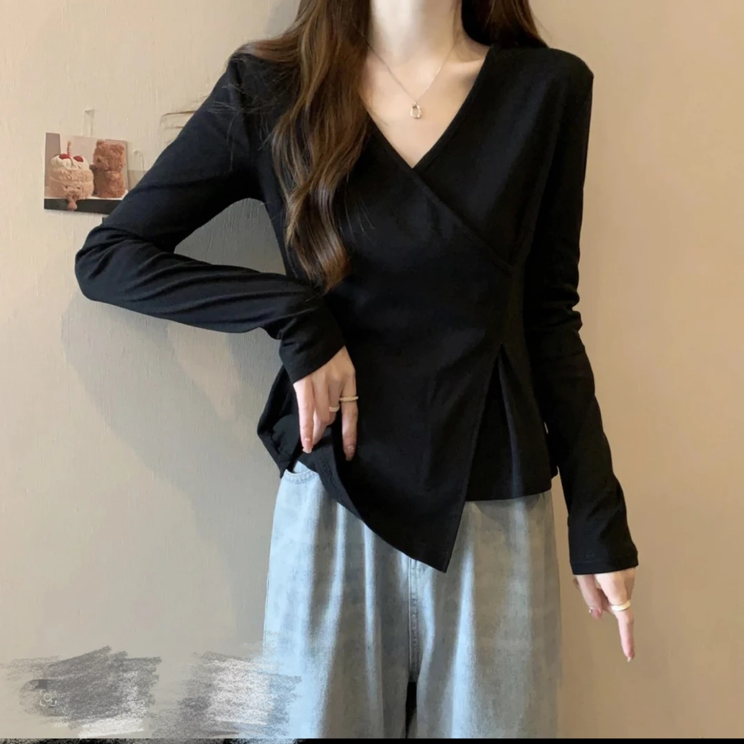 C922 不规则设计感收腰t恤女长袖春秋新款v领打底衫小众别致上衣