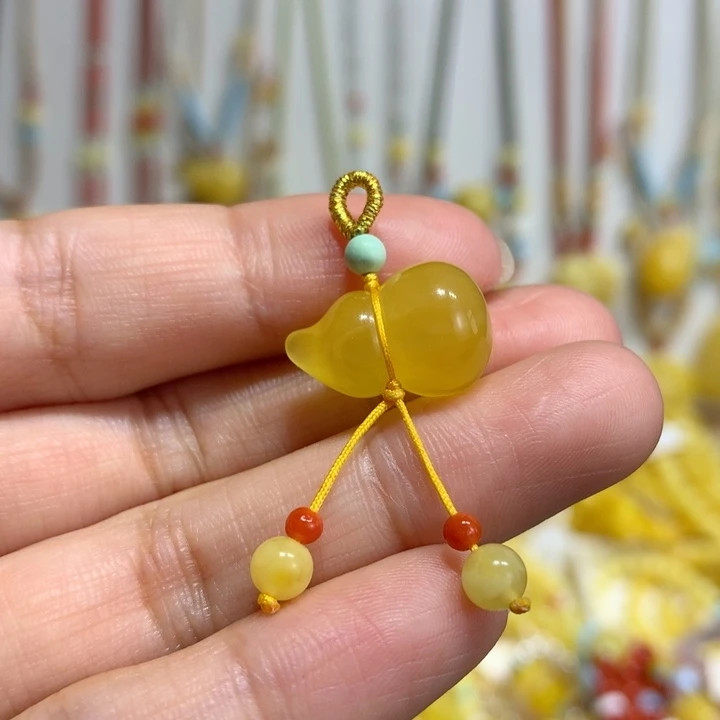 蜜蜡未镶嵌裸石多样性