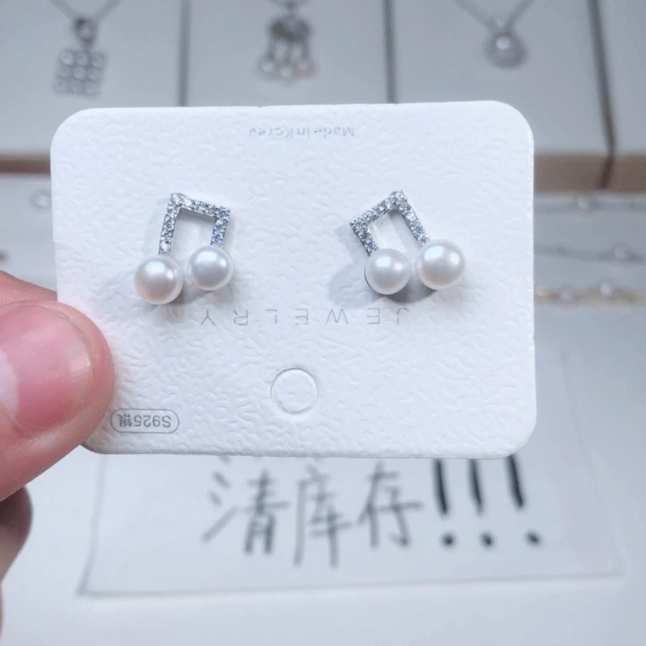 未镶嵌淡水珍珠耳饰