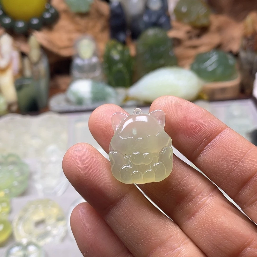 未镶嵌蛇纹石玉珠宝奇石