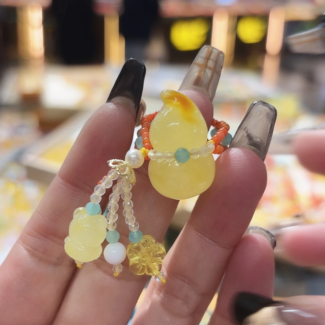 琥珀颈饰未镶嵌琥珀