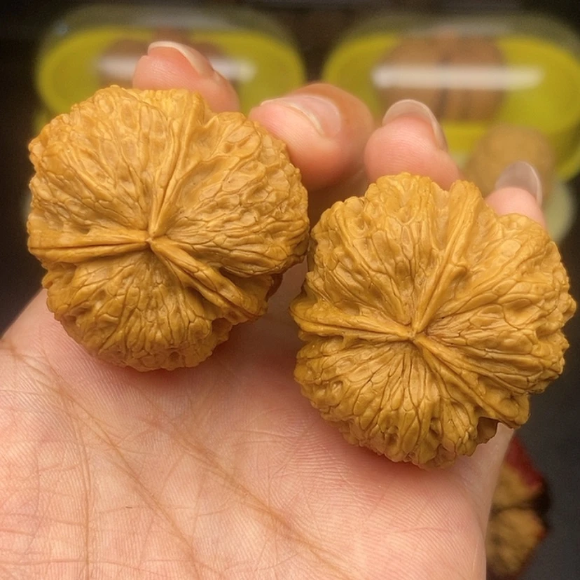 【闪购商品】文玩核桃把件37尺三棱
