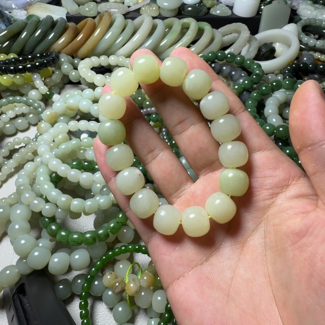 和田玉未镶嵌手串