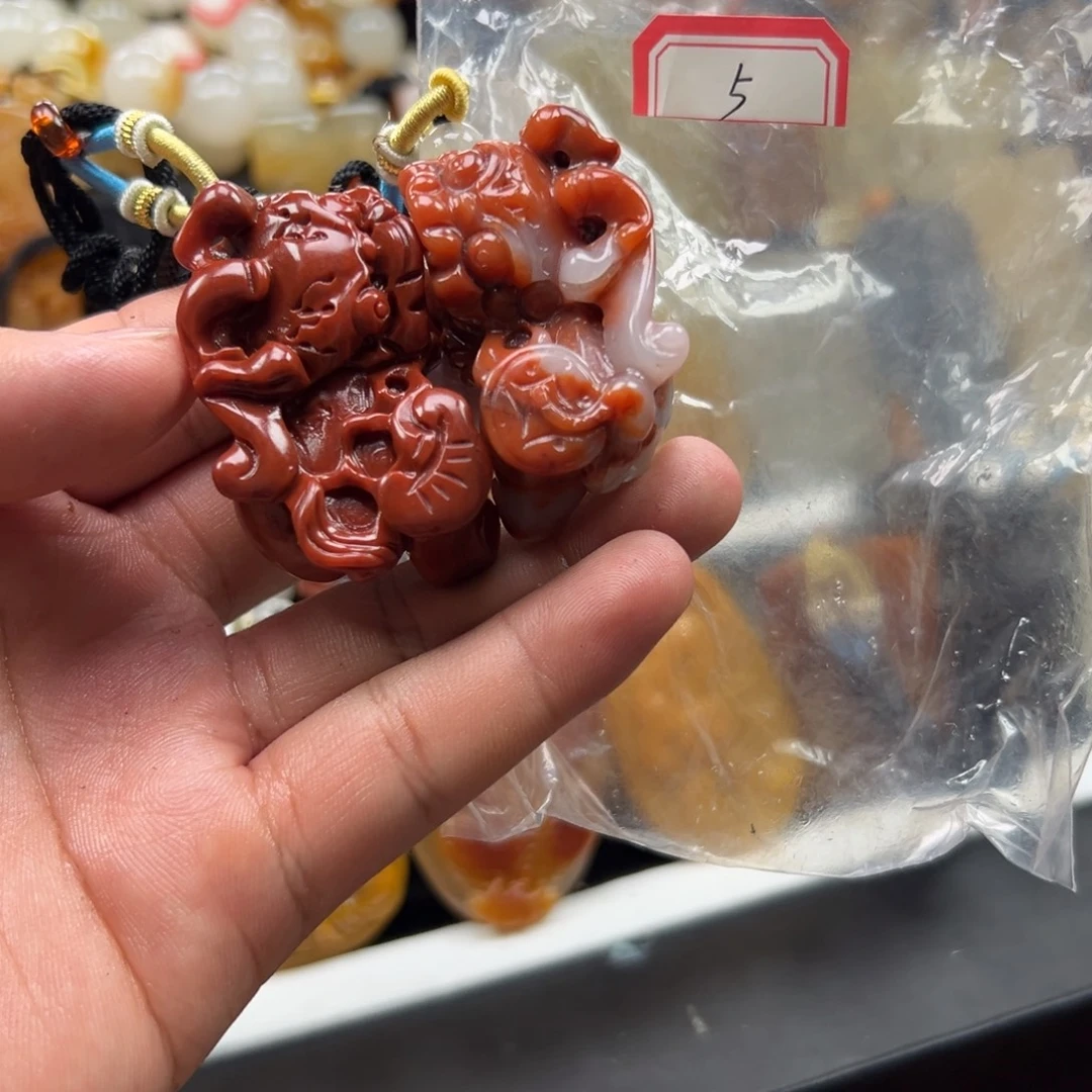 石英质玉（黄龙玉）未镶嵌多样性发货，发其一