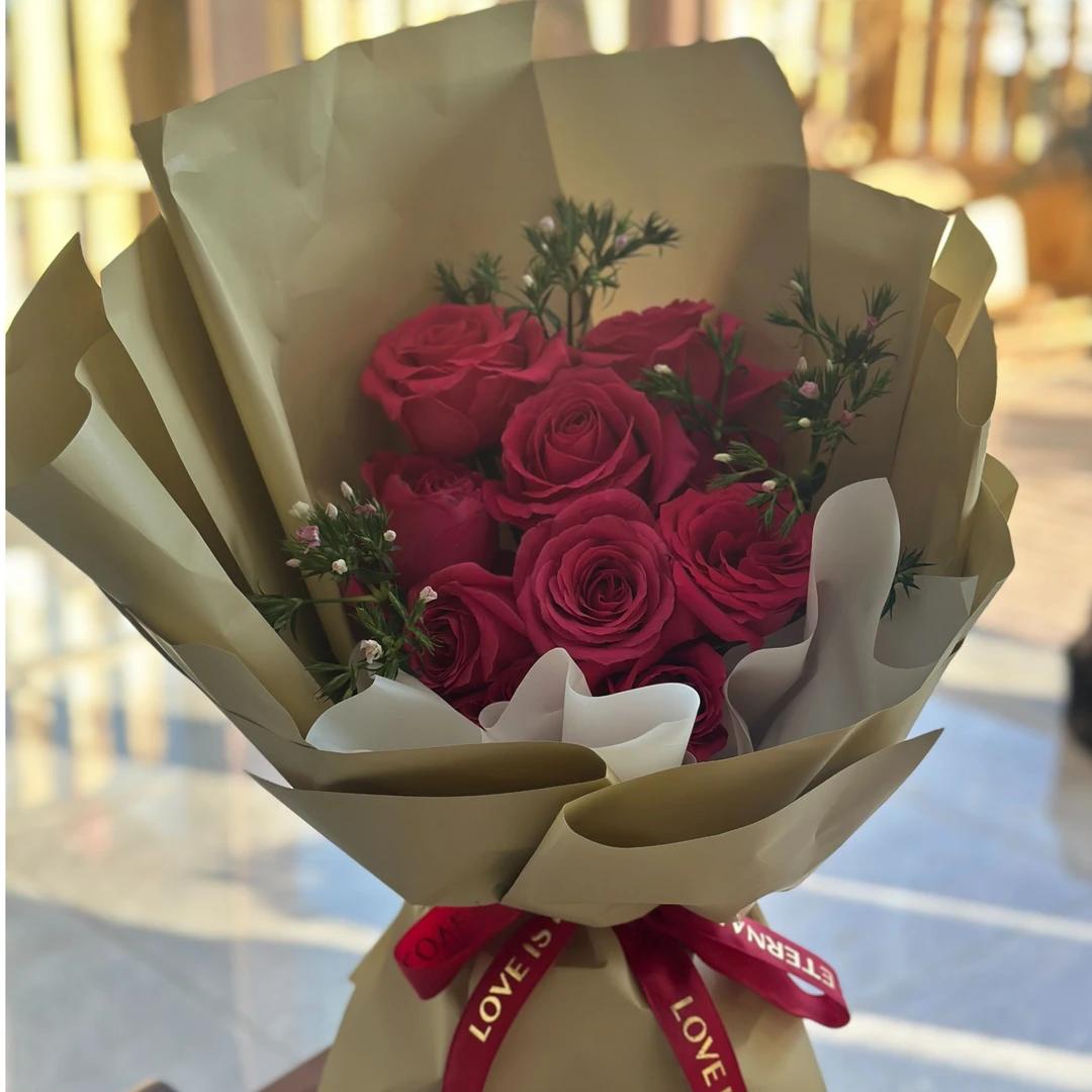 广岛之恋11朵玫瑰花束捧花