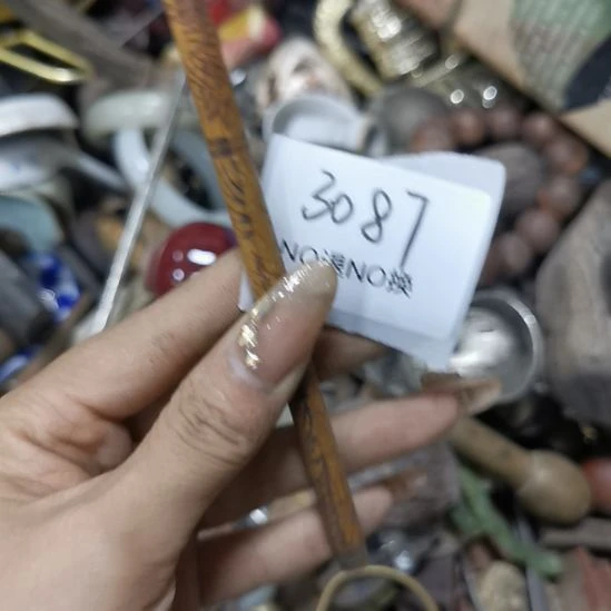 莫***、老挝石3087号工艺品