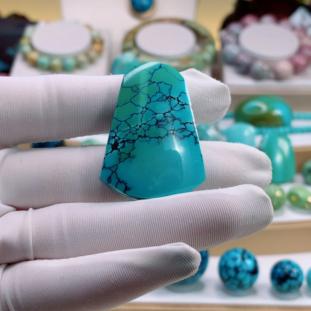 未镶嵌绿松石珠宝奇石