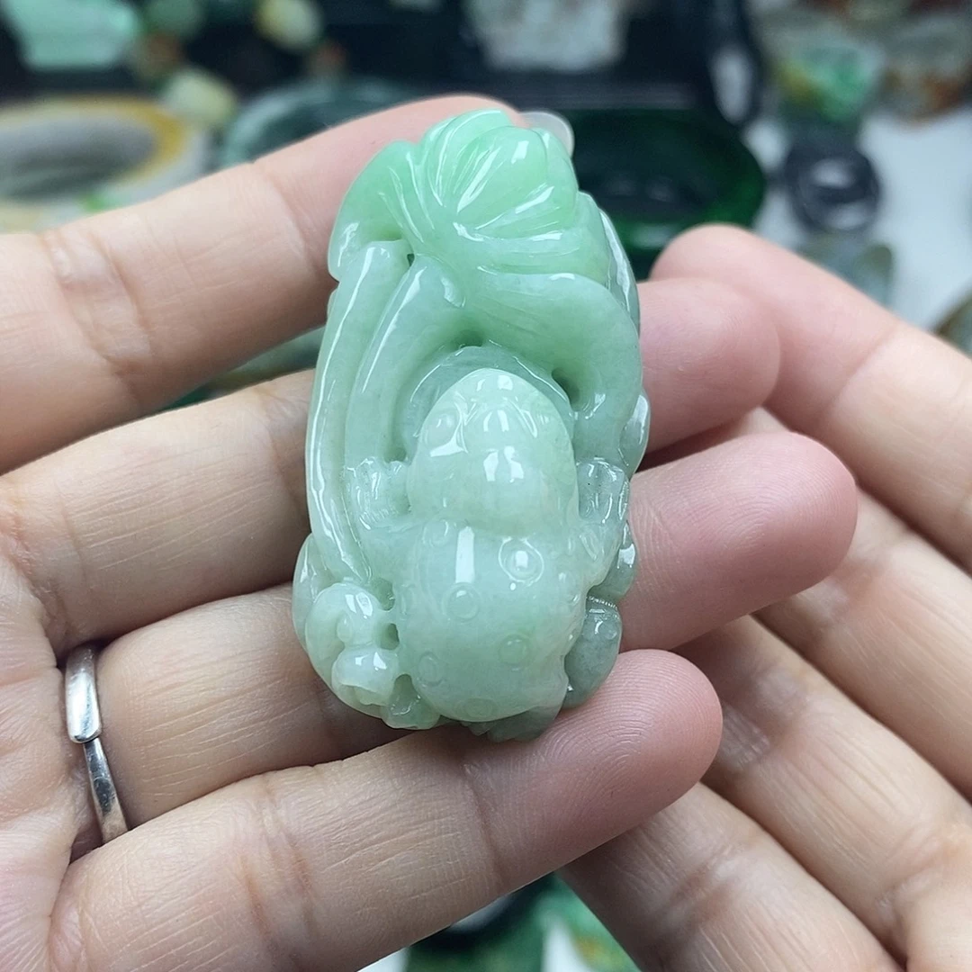 颈饰未镶嵌翡翠牌子