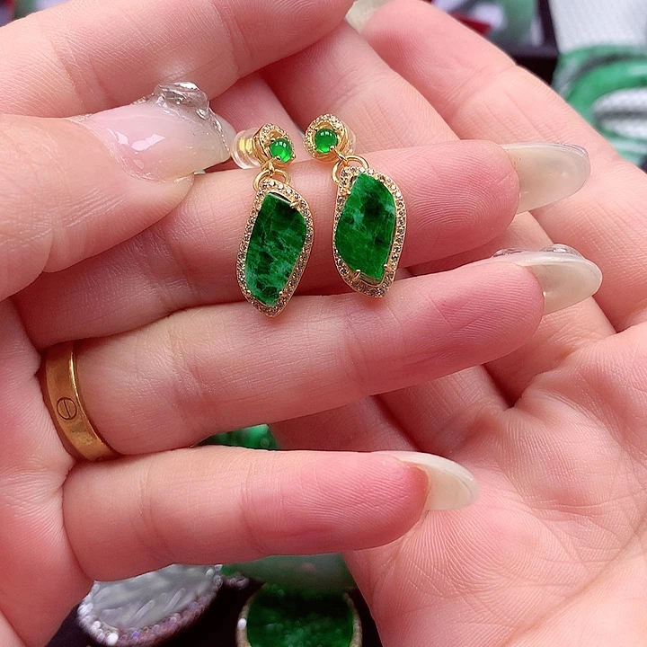 翡翠银S925镶嵌颈饰翡翠