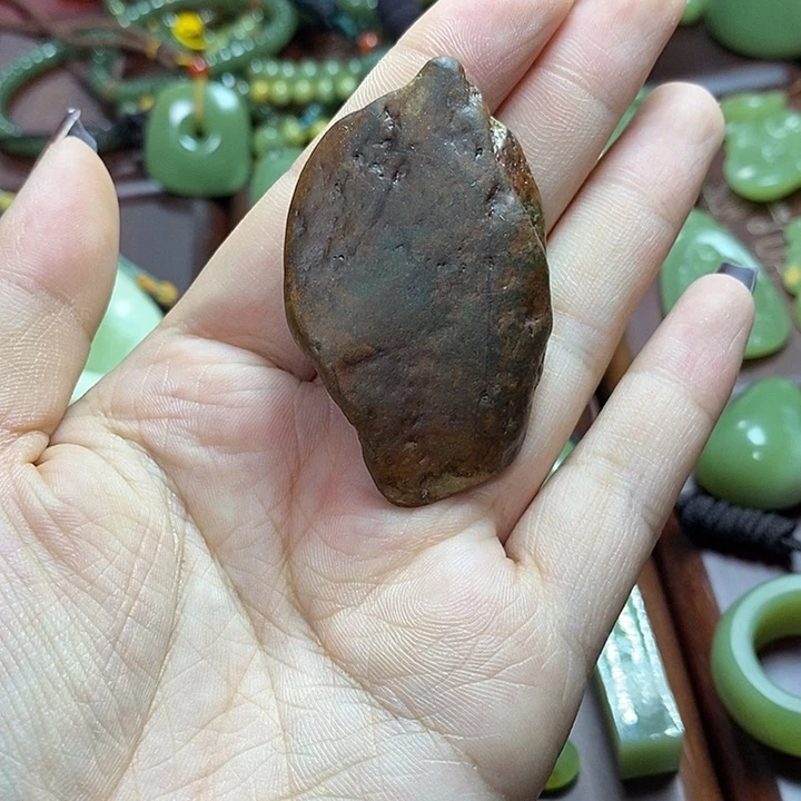 岫岩河磨玉（透闪石质玉）颈饰未镶嵌