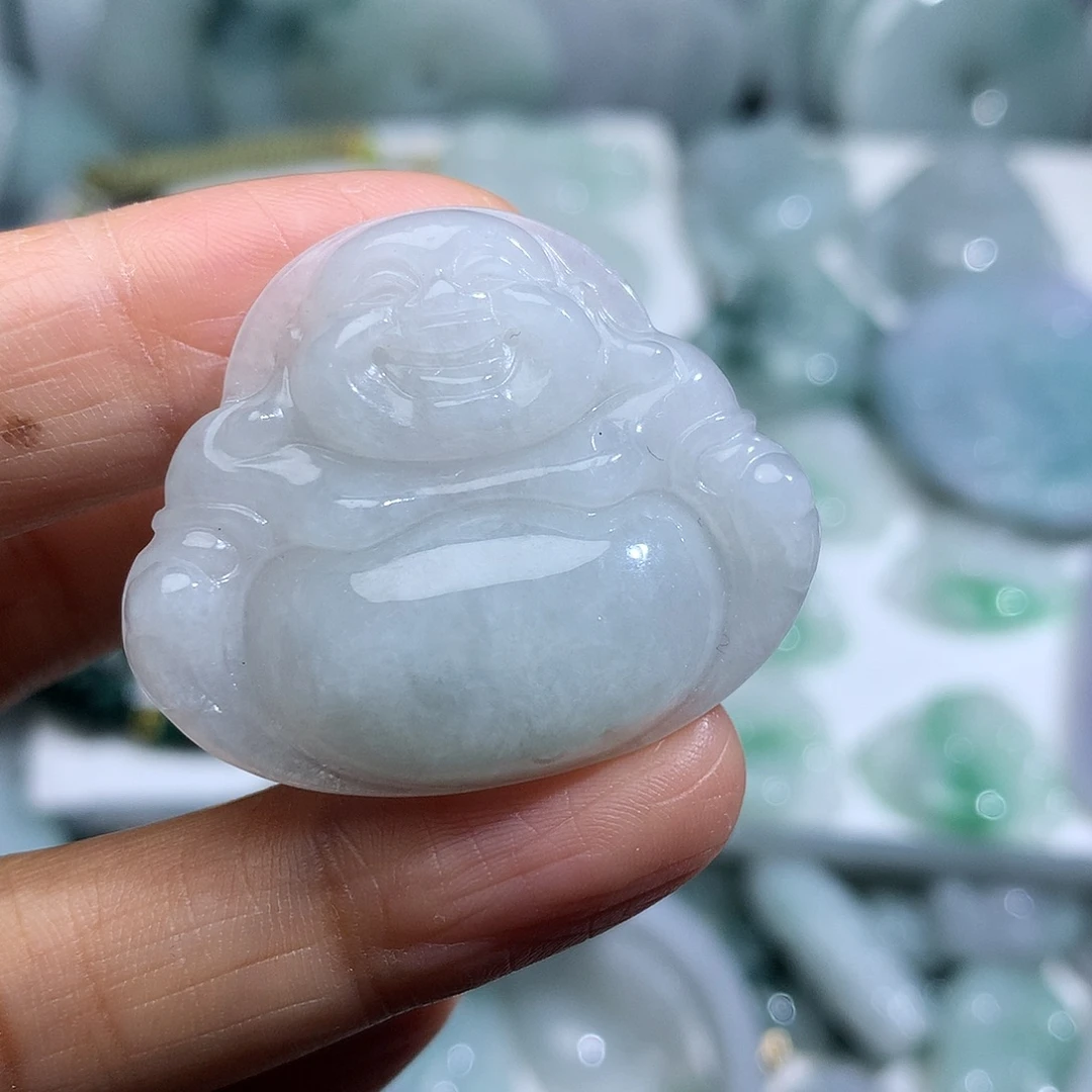 颈饰未镶嵌翡翠1。