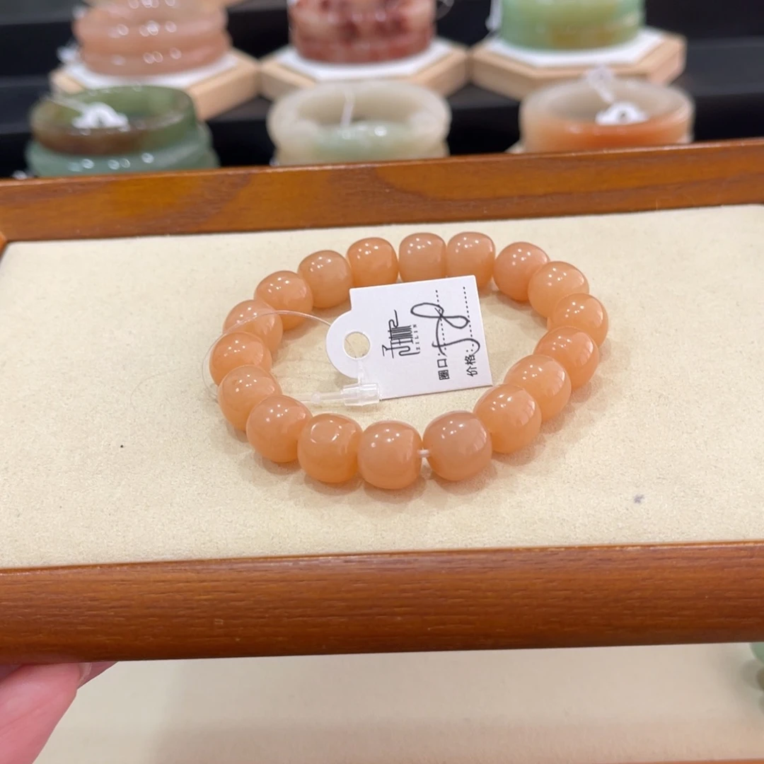 未镶嵌手镯石英质玉