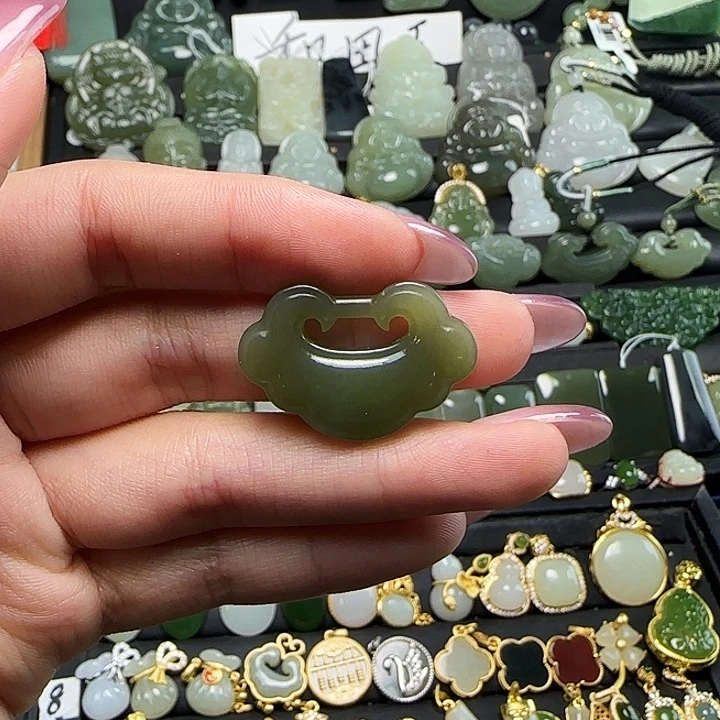 颈饰未镶嵌和田玉