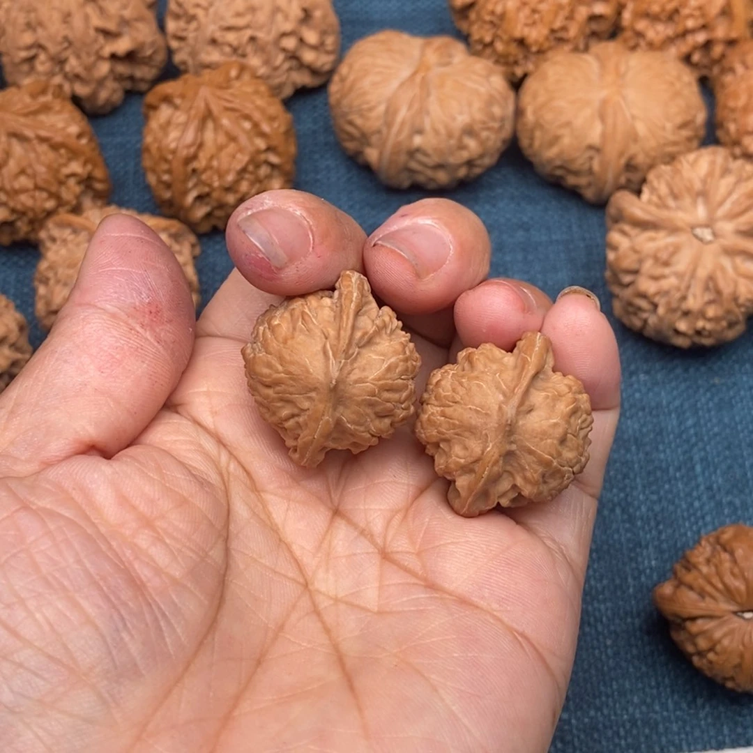 ❥****文玩核桃把件全品正磨袖珍228尺