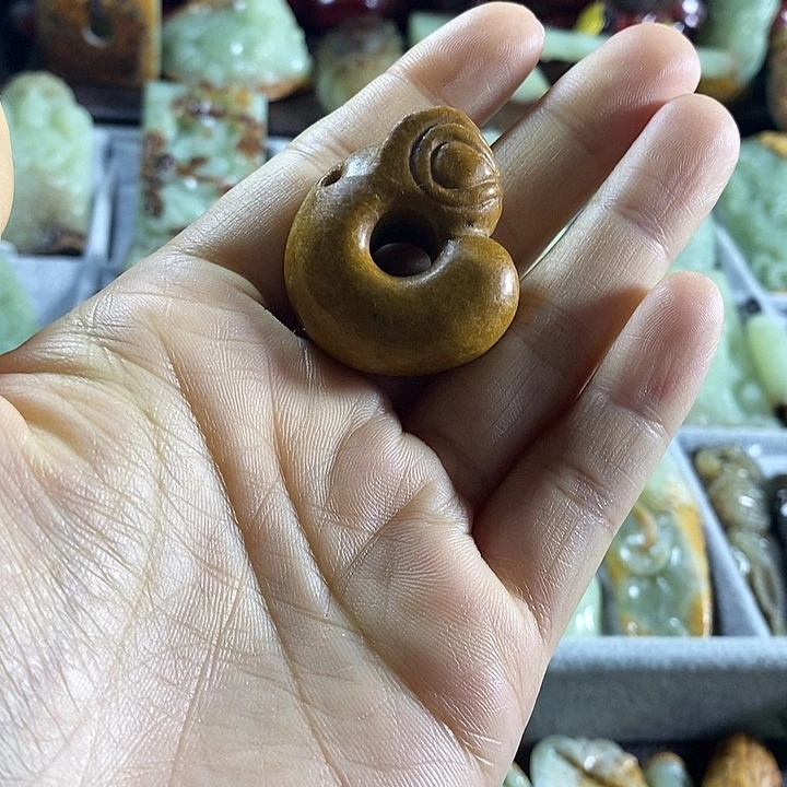 岫岩河磨玉（透闪石质玉）未镶嵌颈饰