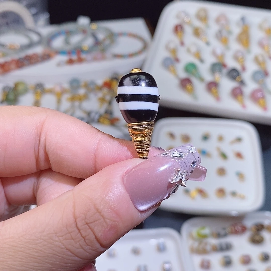 玛瑙/玉髓18K金镶嵌颈饰对孔12