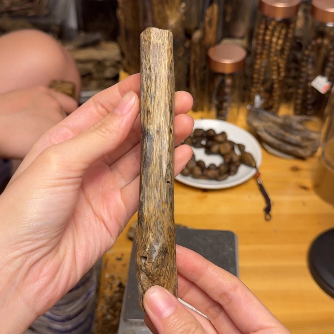 沉香碎屑沉香白棋块料15克