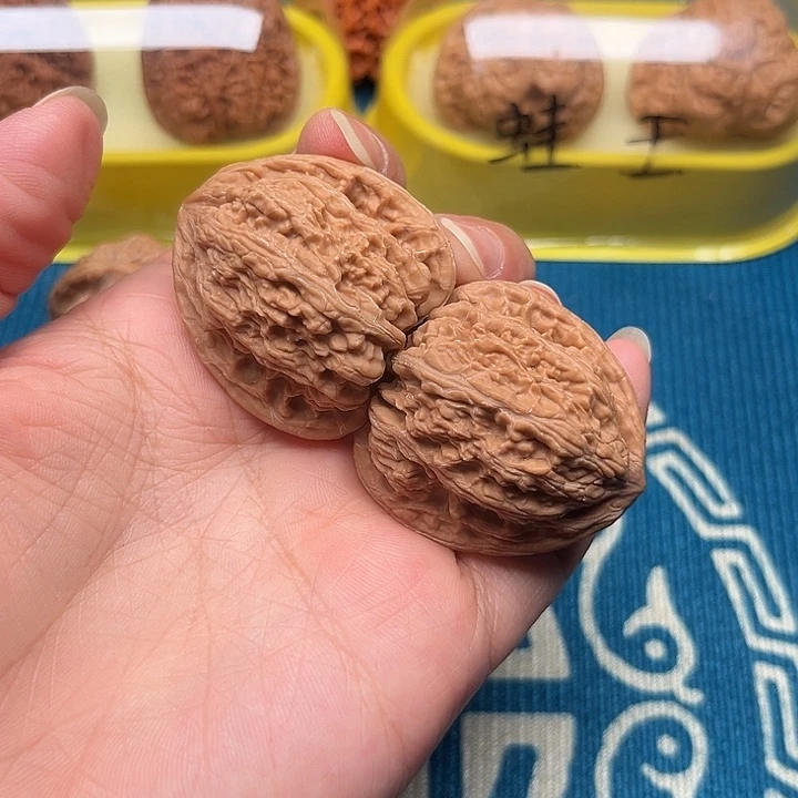 37全品密纹  文玩核桃