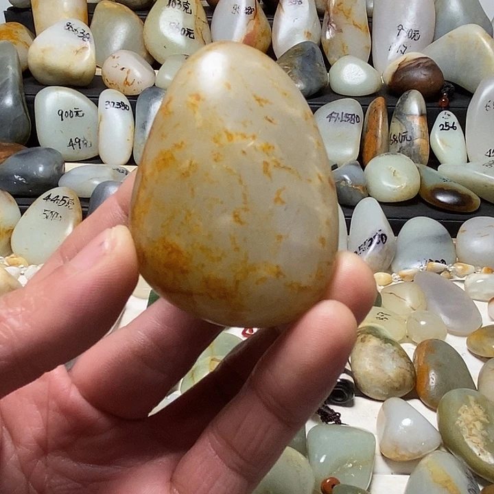 和田玉未镶嵌颈饰把件