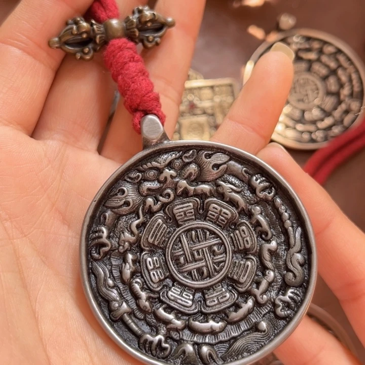 颈饰琉璃龚****?喜欢的朋友