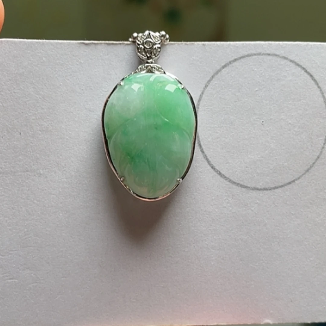 【闪购商品】吊坠(不含链)18K金镶嵌翡翠