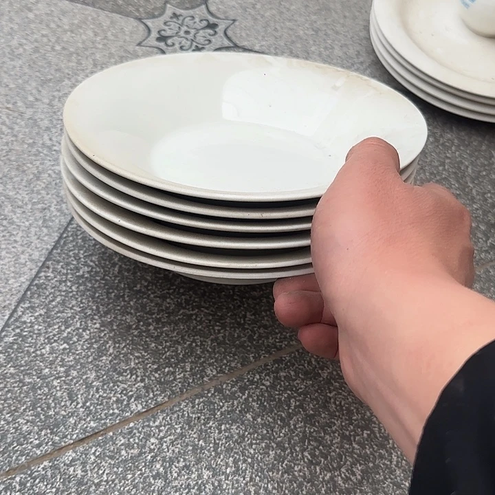 瓷片陶瓷盘子碗啥都有