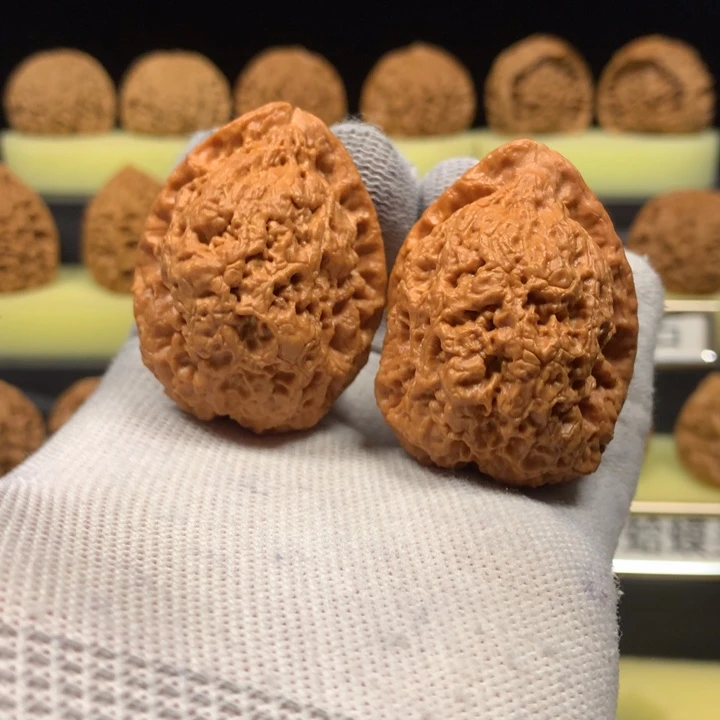 桃核把件铁金蟾36