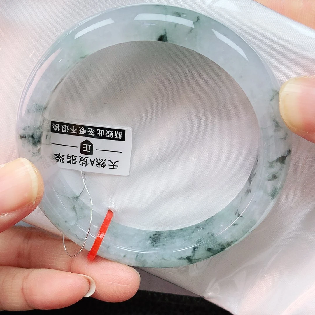 翡翠手镯未镶嵌59圈