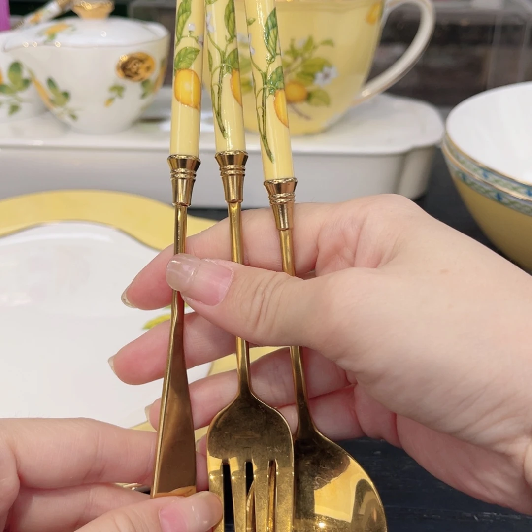 瓷片——————————————-