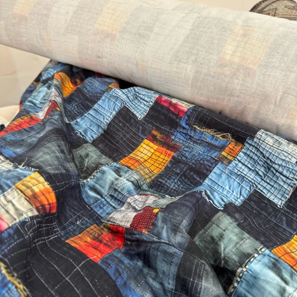 75 纯棉厚软拼布风牛仔面料数码印花2.5米宽1.5米