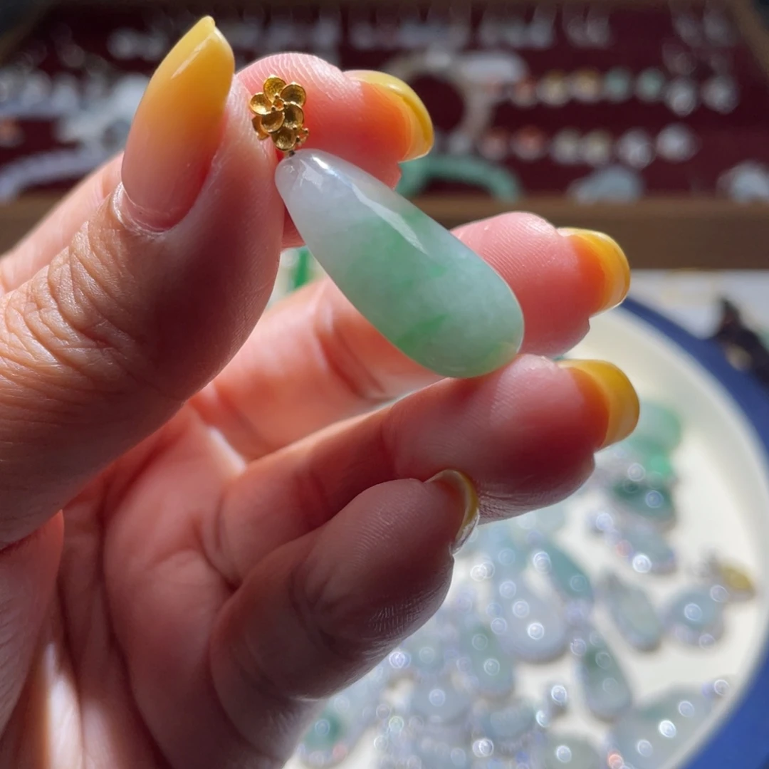 倪***品翡翠银S925镶嵌颈饰福瓜
