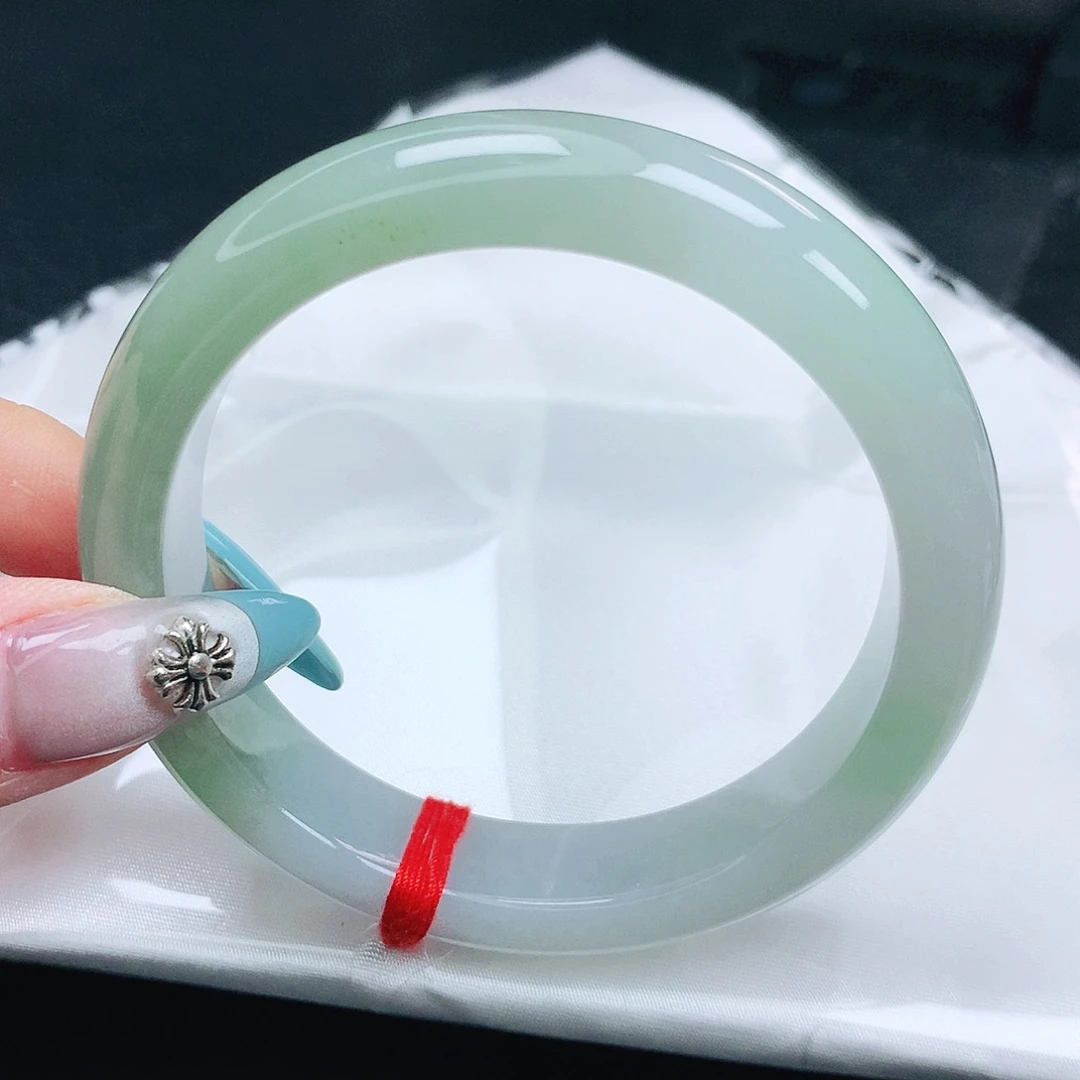 翡翠手镯未镶嵌翡翠57.0半山水正圈