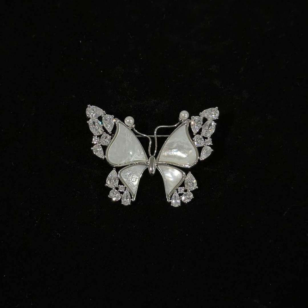 铜合金合成锆石胸针 1814 白色蝴蝶胸针
